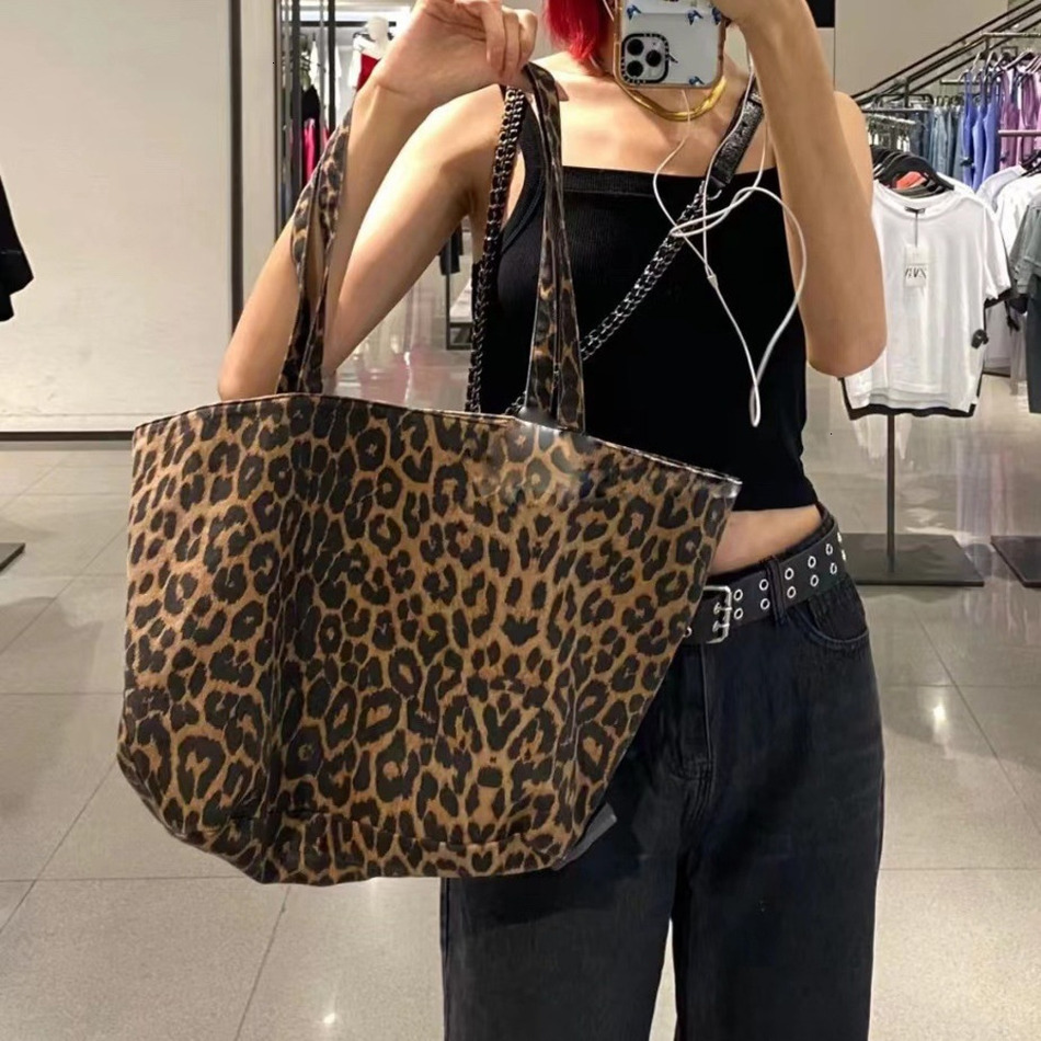 Leopard Print Tote Bag For Women, 2026 New Large Capacity Versatile Casual Commuter Shoulder Bag For Short Trip Stitching Detail Ladies Purse