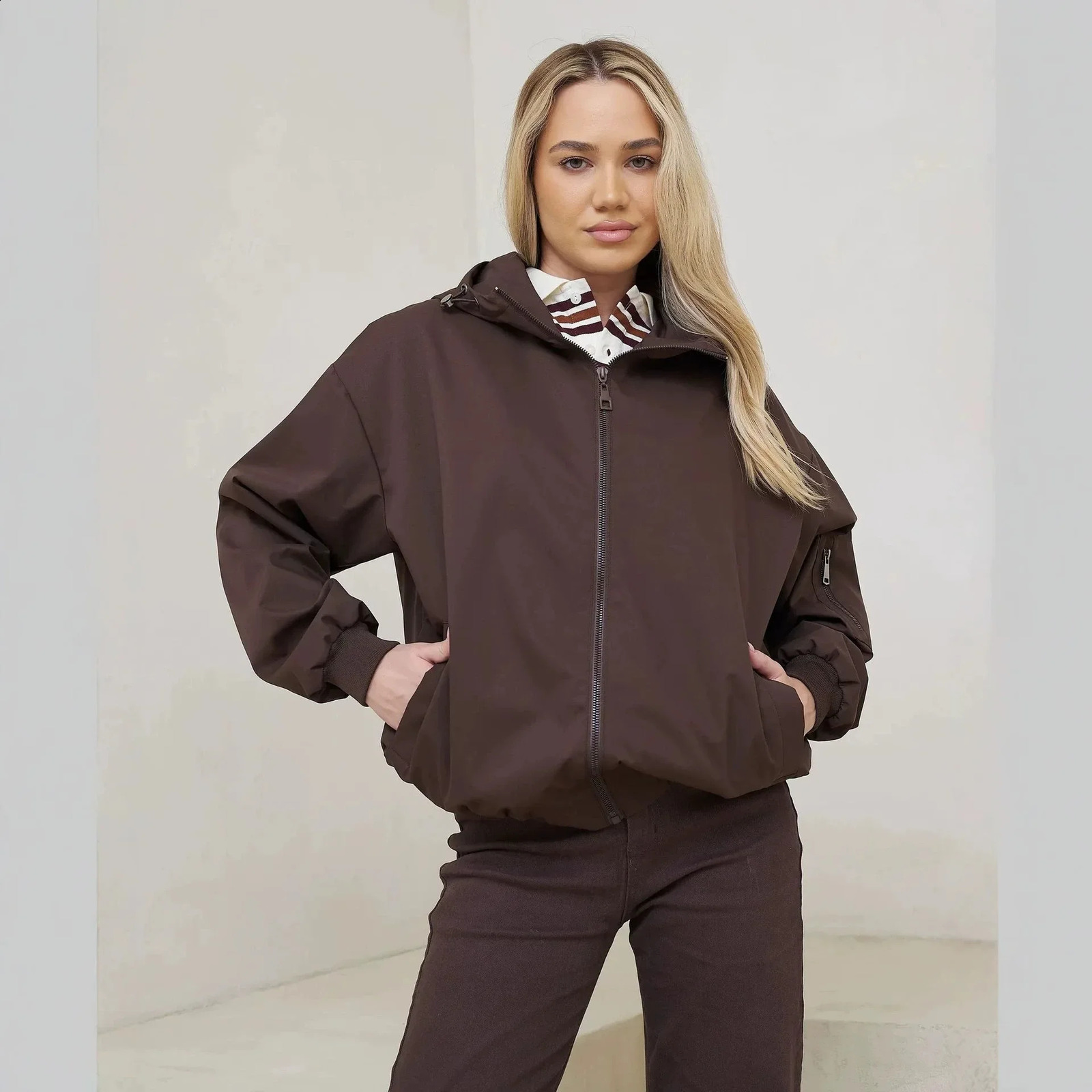 2026 Selling Womens Spring and Autumn Windproof Hooded Jacket Top 261017