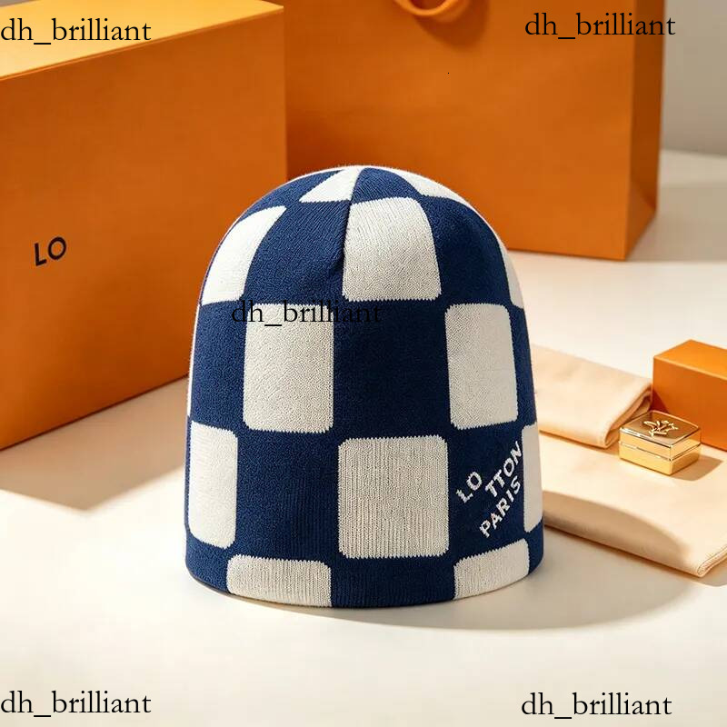 luxury designer beanie women men New grid two sided letters hat brim bonnet classic beautiful fashionable autumn and winter wear Hot
