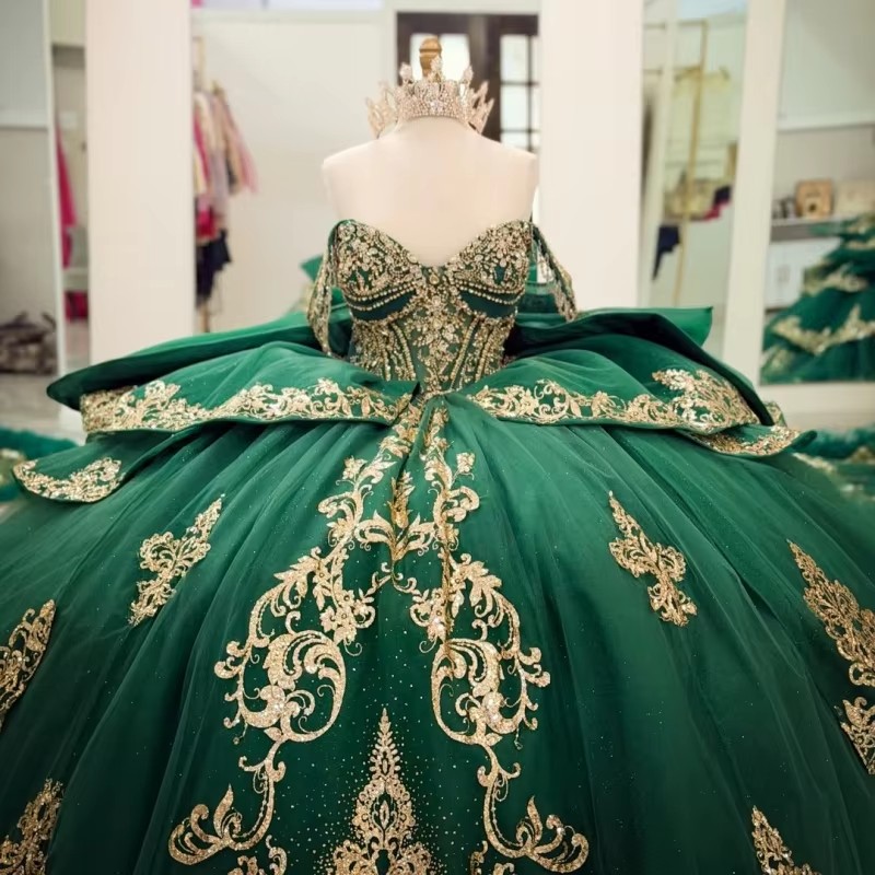 Dark Green Glitter Quinceanera Dresses Off Shoulder Ball Gown Sweet 16 Dress Gold Applique Lace Beading Crystal Bow Tiered Tull Party Birthday vesti