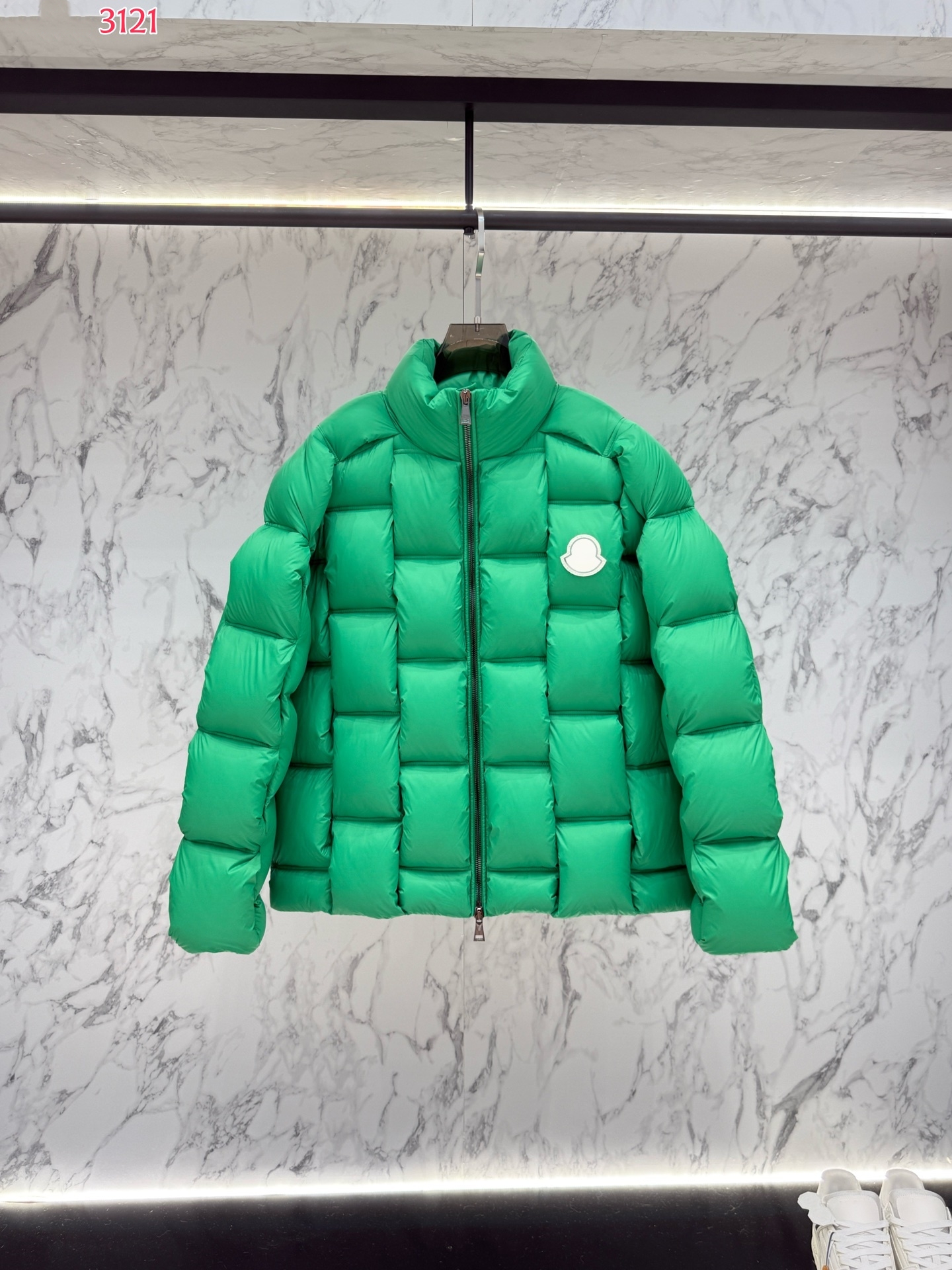 2026 Fall Mens Down Designer Mens Short Down Jacket Stand Collar Quilted Warm Winter Puffer Coat Back Embossed Logo Thick Outerwear For Cold Weather