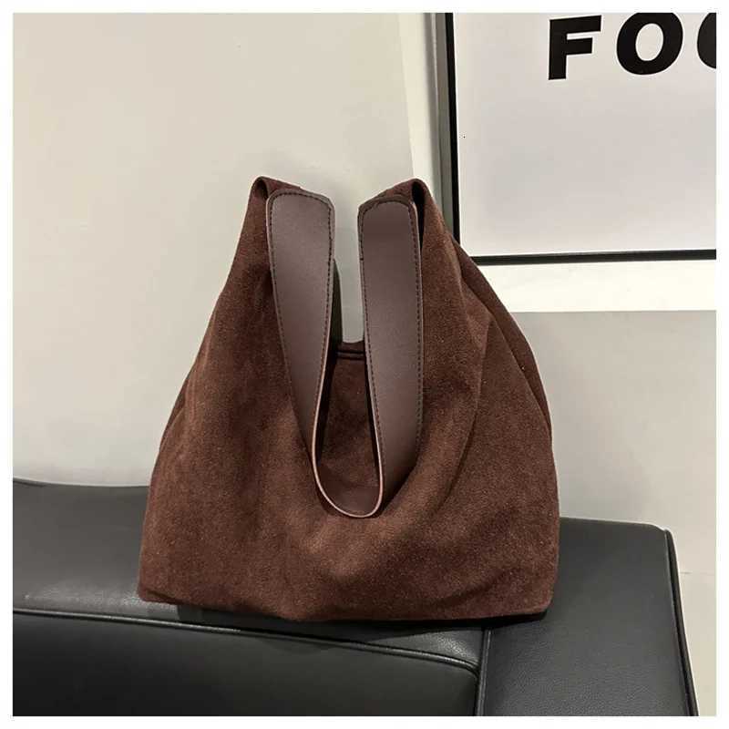 Evening Bags Autumn and Winter Vintage Women's Bag Large Capacity Suede Shoulder Bag Solid Color Simple Casual Commuter Bag Handbags H261016