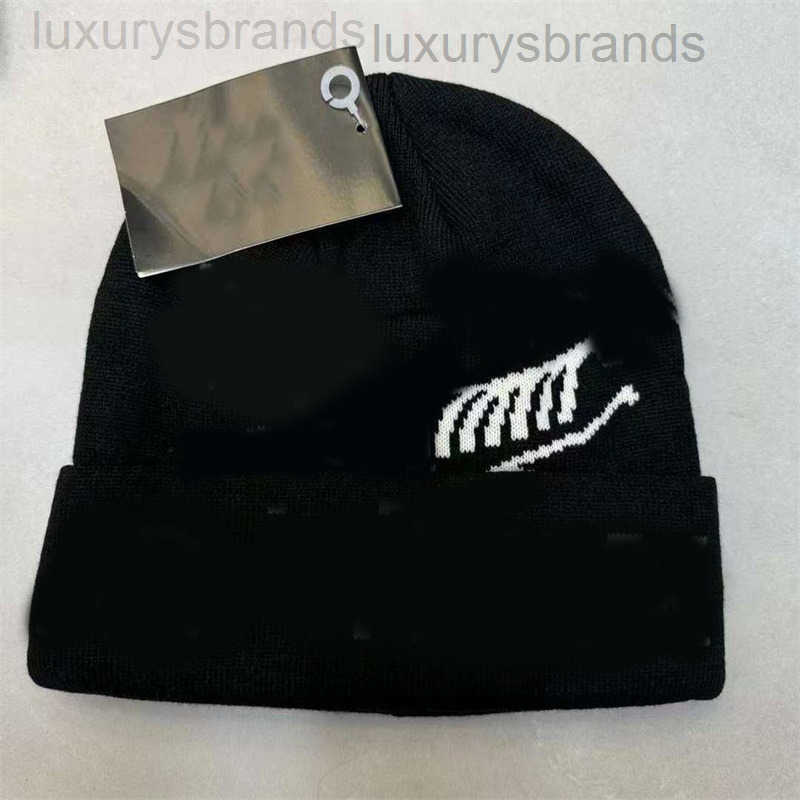 Designer beanie women winter hat Knitted hat outdoor mens beanie fashion bonnet sport skiing hat very good gift YT0K
