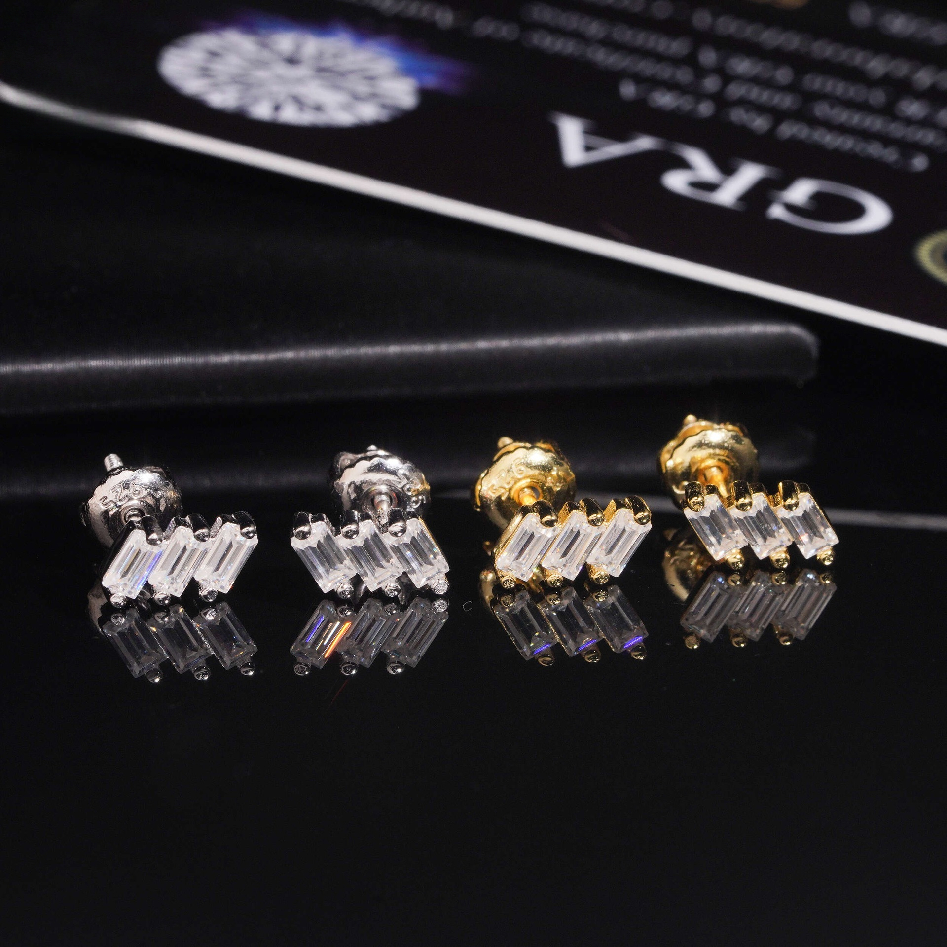 New Fashion Commuting Emerald S925 Silver Inlaid with VVS Moissanite High-end Luxury Earrings