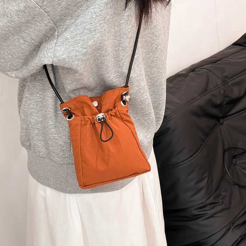 Shoulder Bags Spring Summer Casual Versatile Nylon Crossbody Phone Bag Lightweight Mini Backpack Simple Fashion Coin Earphone Storage Pouch H261016