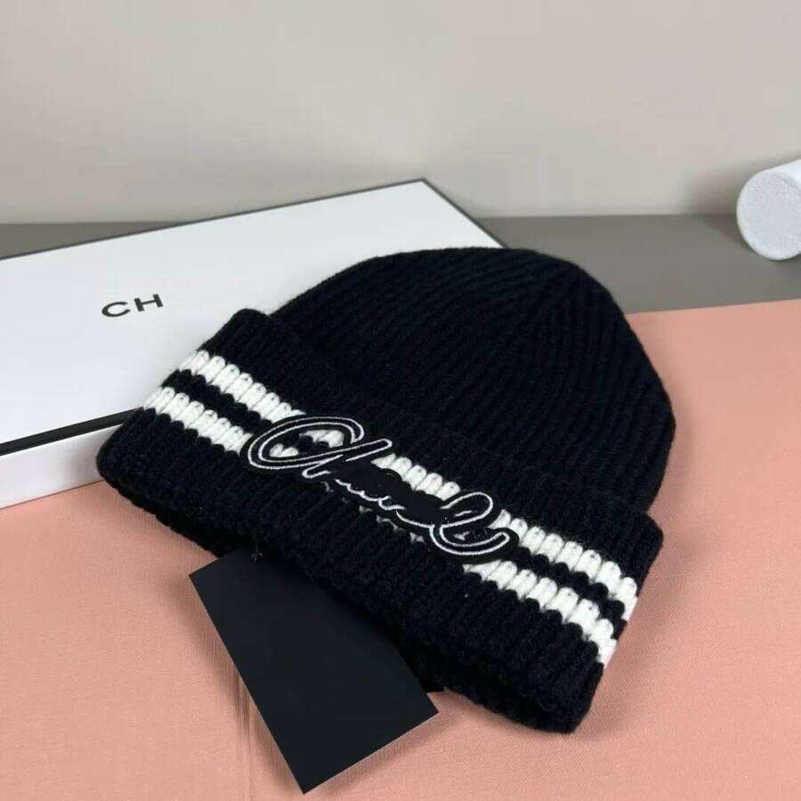 2026 Designer Luxury Winter perfume Bonnet cologne Wool Beanies Women Ear Protection Warm Windproof Hat Fashion Casual Beanie Outdoor Travel Ski Wea