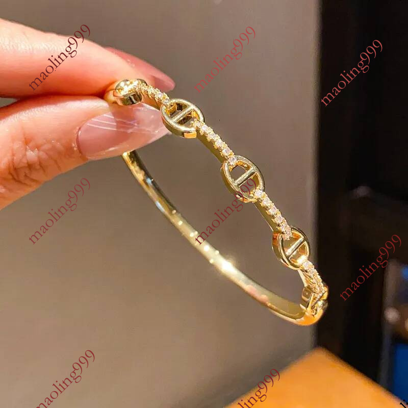 Bijoux Bracelet en or 18 carats plaqué Zircon fermoir Bracelet léger luxe mode Handwear pour les femmes