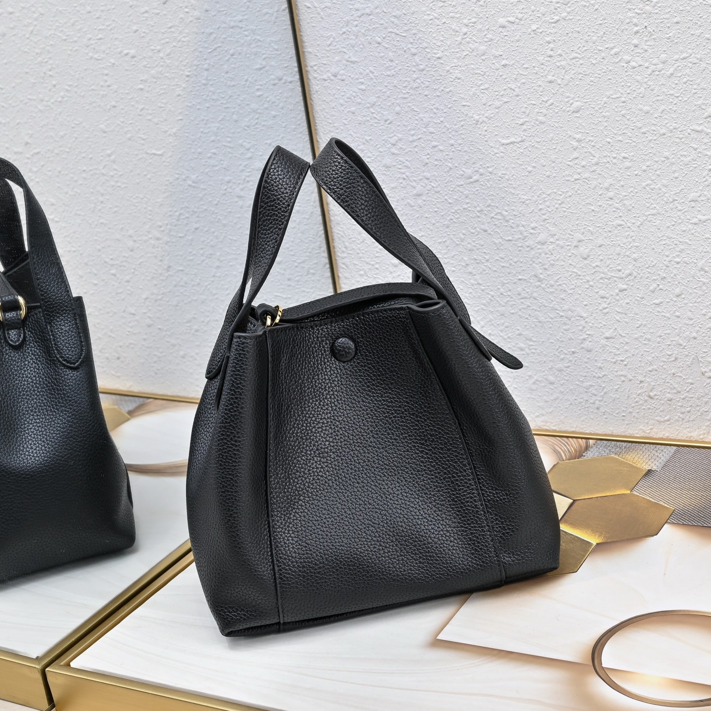 luxury luxury designer bag 2026 Women's Viral Quilted Chain Bucket Bag Large Capacity Shoulder Underarm Motorcycle Style Purse free shipping