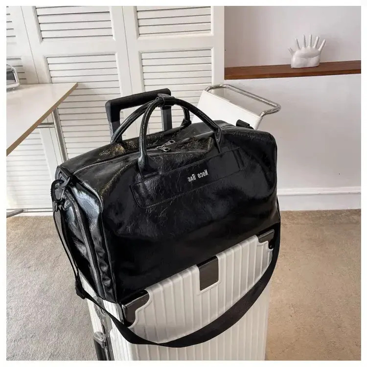 Bag Mens Hand Bill Shoulder Yoga Swimming Duffel Oil accessories Wax Pu Leather Fitness Sports Large Capacity Travel Bag Luggage
