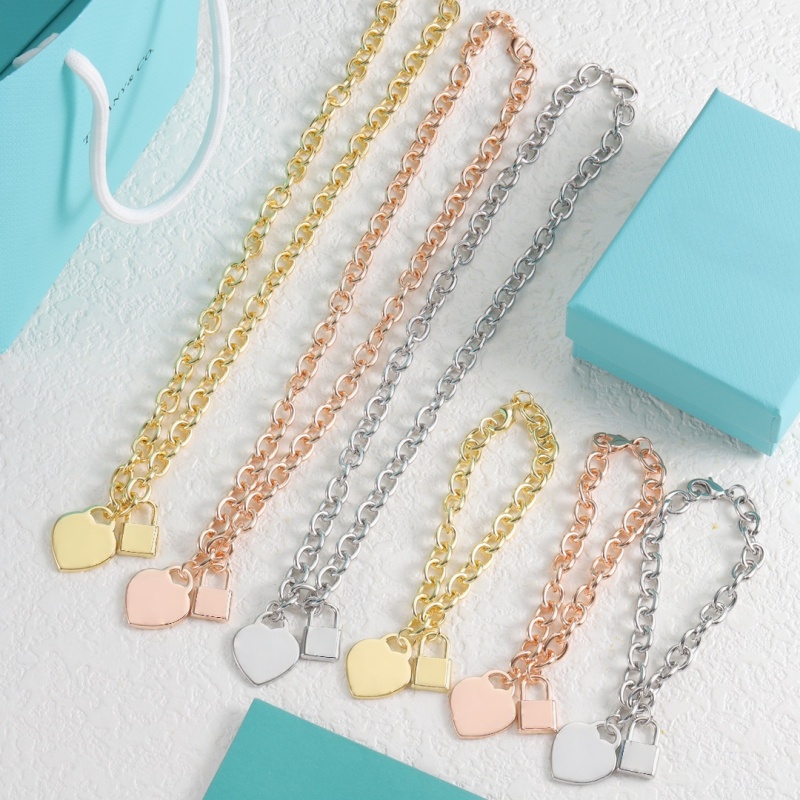 Chain Heart Lock Pendant Bracelet Silver Tone Cubic Zirconia Finish Fashion Statement Piece Daily Wear Gift