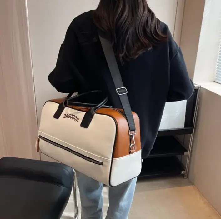 Bag Luggage Large Capacity Men And Women Lightweight Short Trip Handbag Letters Decorated American Style accessories Leather Simple Design Business