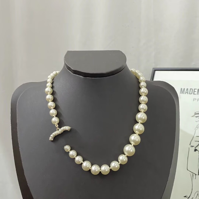 French style pearl Pendant Lady long Necklaces Designer Necklaces Chokers charm Diamond star Pearl Sweater Chain elegant Womens wedding Jewelry Coco