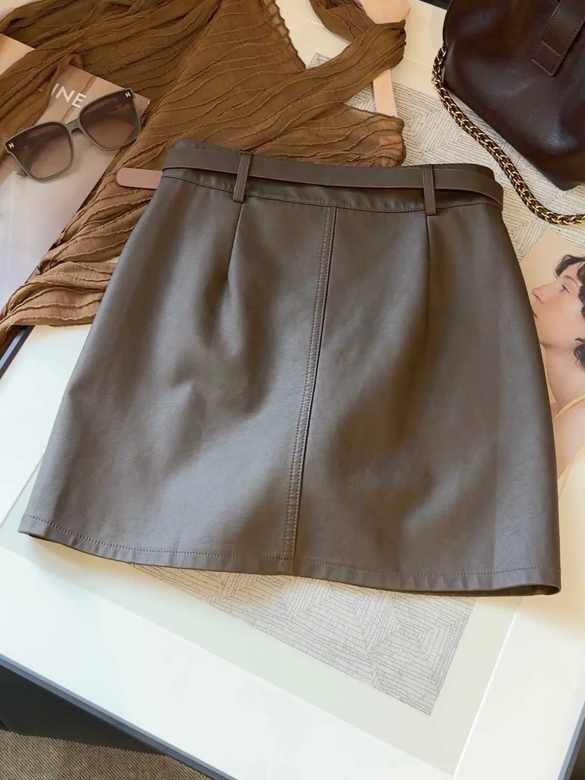 Hip Skirts Fashion PU Leather Skirt for Women Autumn and Winter New High-waisted Anti-light Skort Leather Skirt W261017