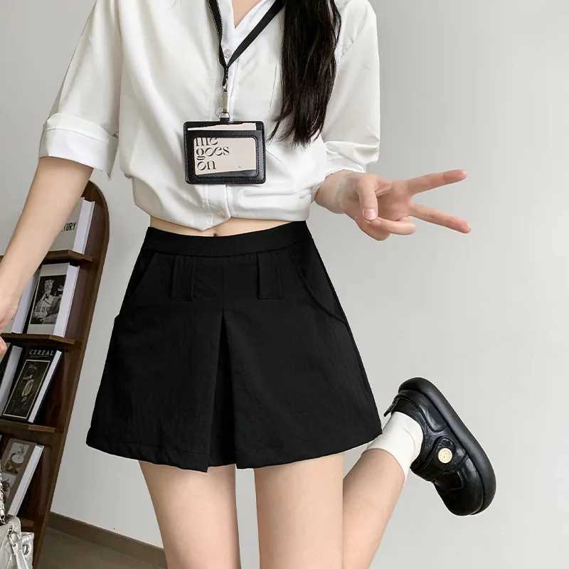 Shorts Skirts Women's A-line Skirt Cargo Mini pleated with Pockets Street Office Skirt Korean No Belt Anti Exposure Female Short Skirts W261017