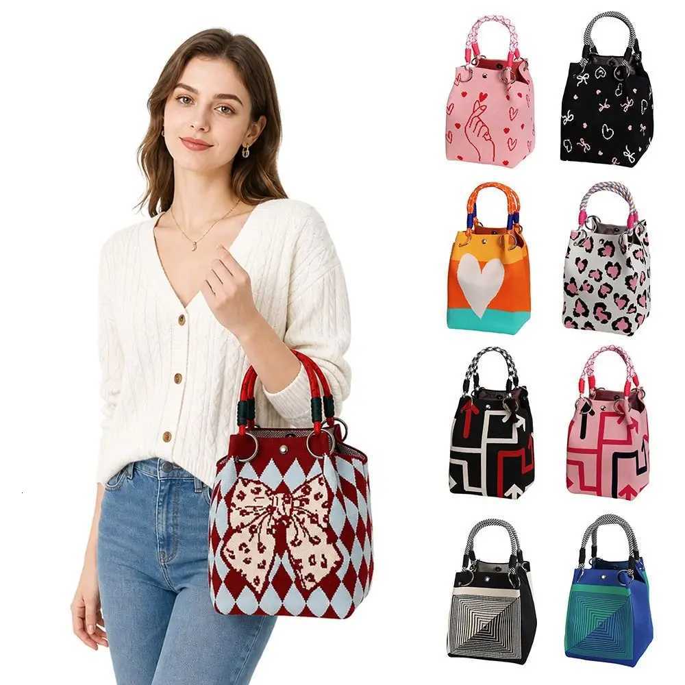 Evening Bags Fashion Cartoon Knitted Bucket Bag Large Capacity Handmade Wrist Bag Woven Ring Handbag for Women H261016