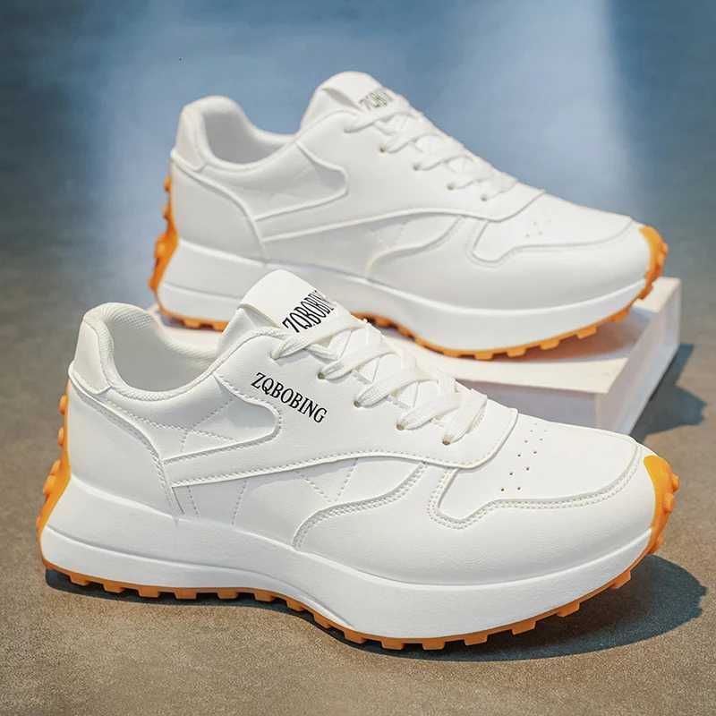 Casual Shoes 2026 Classic Black and White Couple Sneakers New Men's Shoes 35-45 Large Size Fashionable Low-Top Casual Shoes Lightweight Women&#