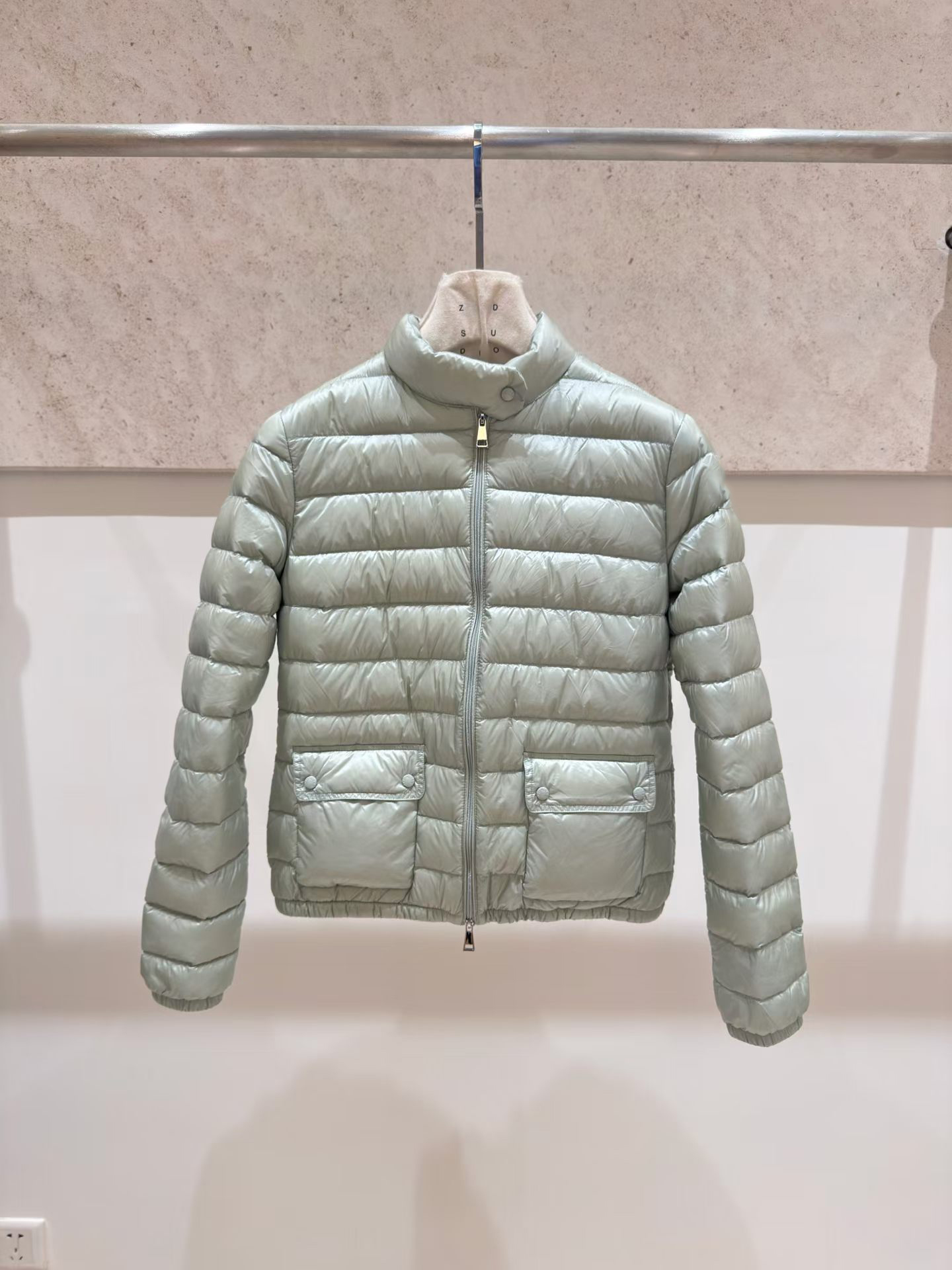 Womens coat womens designer clothes coat M071 Lans chop puffer jacket women 2027 winter jacket woman short Thin style down jacket