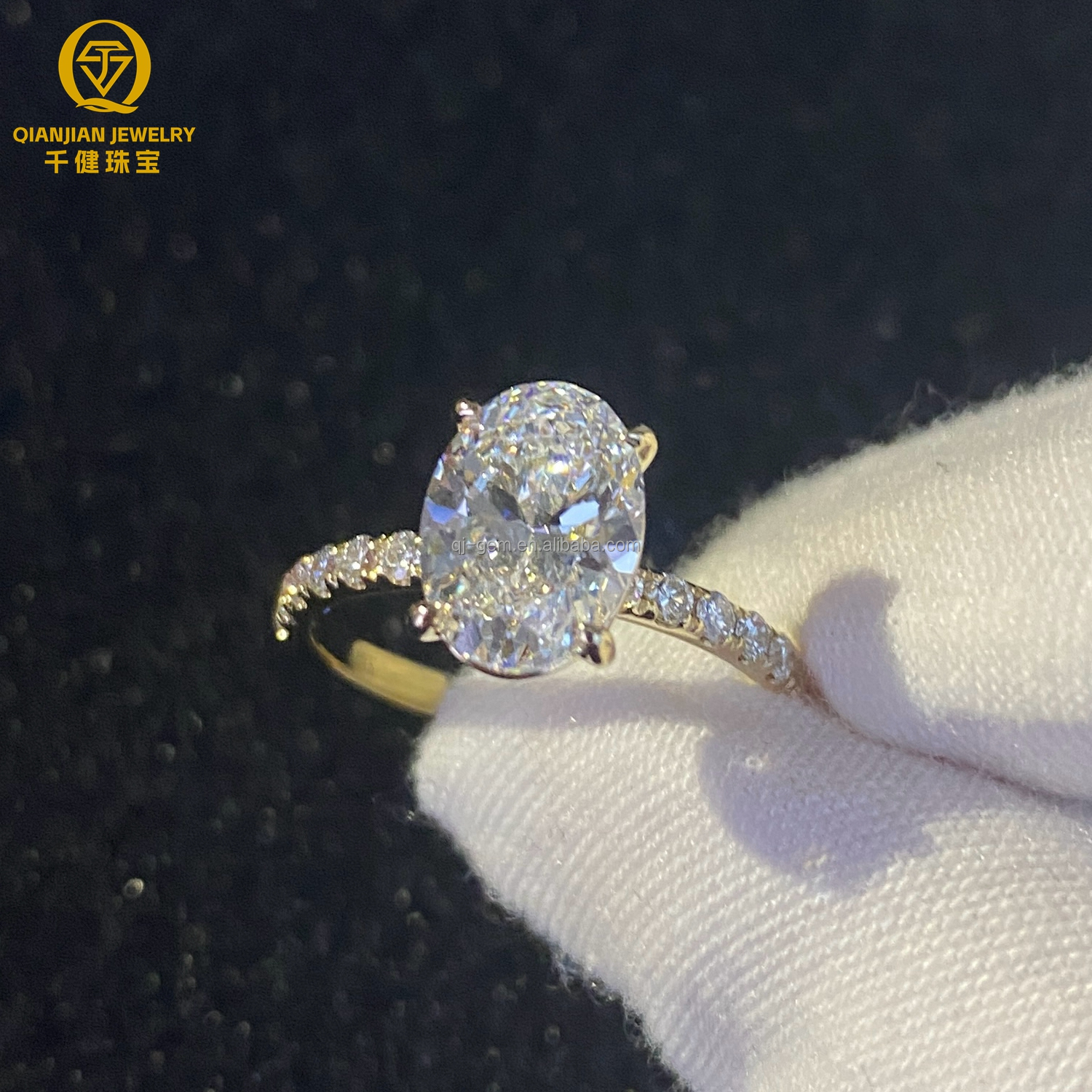 10K 14K 18K Gold Oval Cut VVS Lab Grown Diamond Jewelry Engagement Ring for Women IGI Certificated