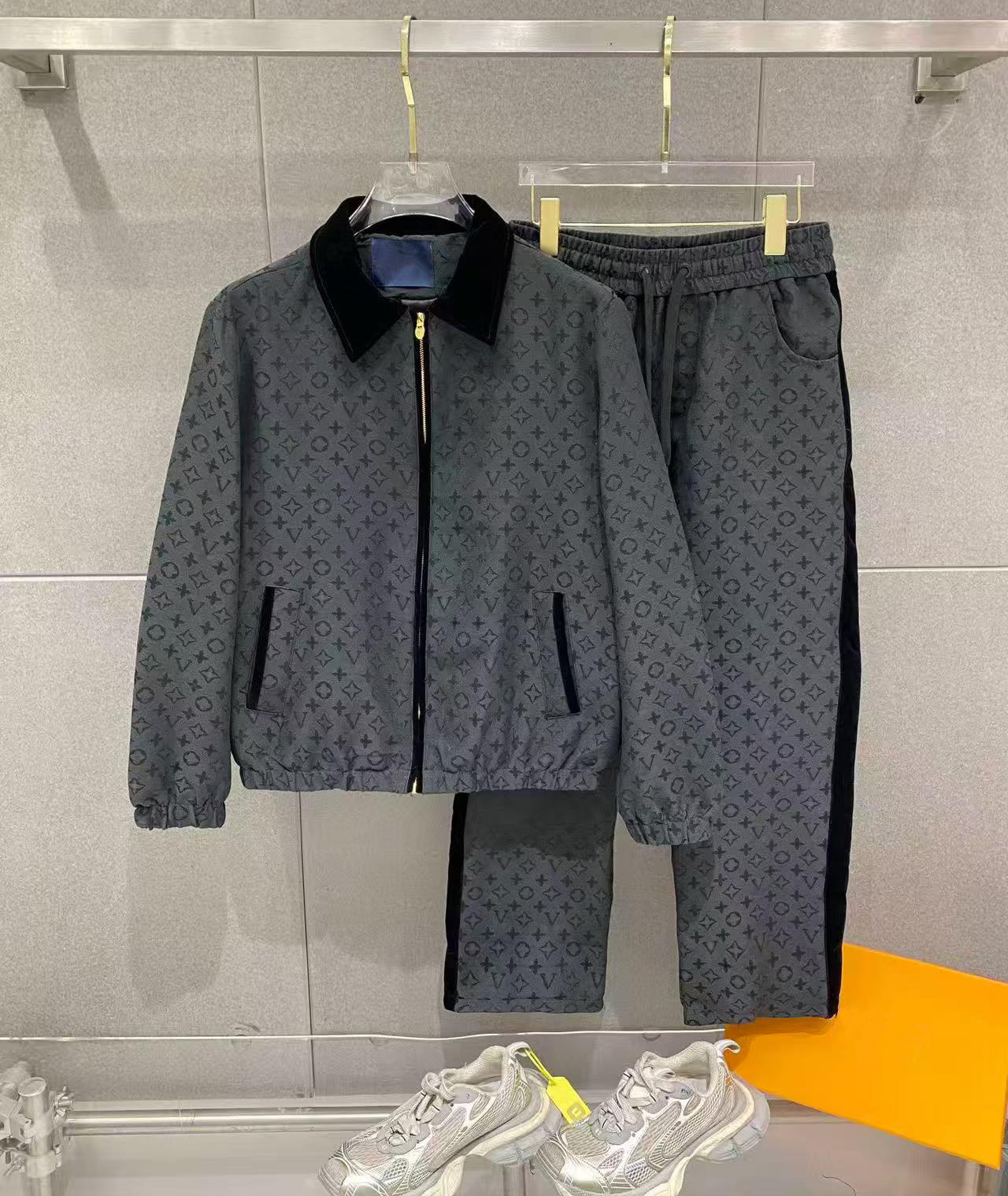 Men Tracksuits Fashion Jackets Suits Hiphop Style Clothing Set Autumn Streetwear Winter Sportwear Coat Jogger Pants