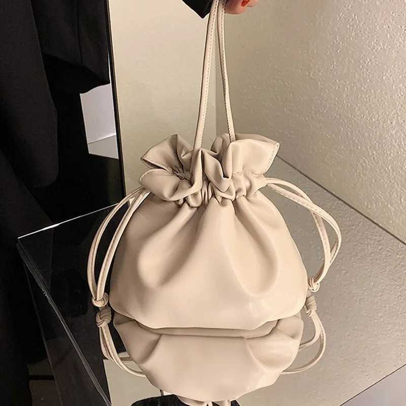 Shoulder Bags 2024 New Cute Kawaii Single Shoulder Crossbody Bag Solid Color Drawstring Versatile Bucket Bag Soft Leather Women's Bag H261016