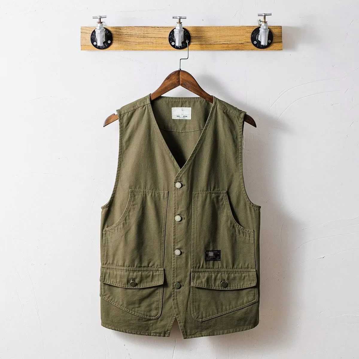 All 2026 Men's Season Vests Men American Vintage Cotton Vest Multi Pocket Workwear Thin Loose Fit Autumn Casual Youth Streetwear SleevelessW261