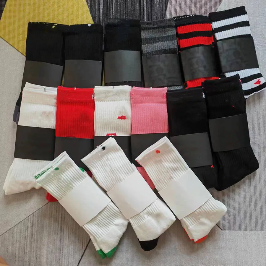 Luxury Men Women socks Designer stocking classic letter comfortable mens womens socks mid high tube striped letters embroidery towel bottom