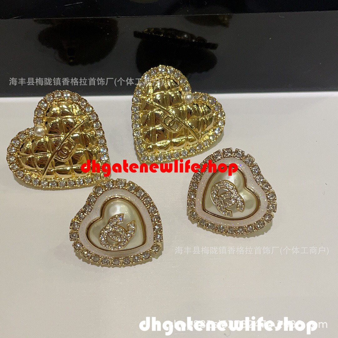 designer cc jewelry earrings Sweet Charming Diamond-Studded Diamond Lattice Earrings For Women Featuring Luxurious Heart-Shaped Resin channel earrin