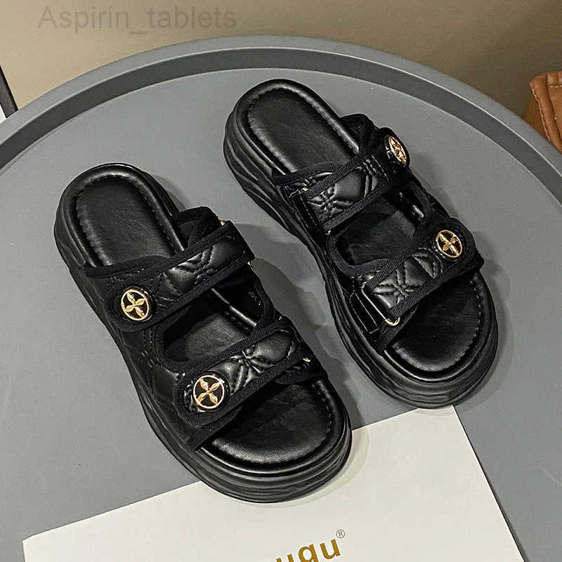 Slippers 2025 new Free shipping flat sandals for womens designer sandals black white Summer beach slippers size 35-40 D261019