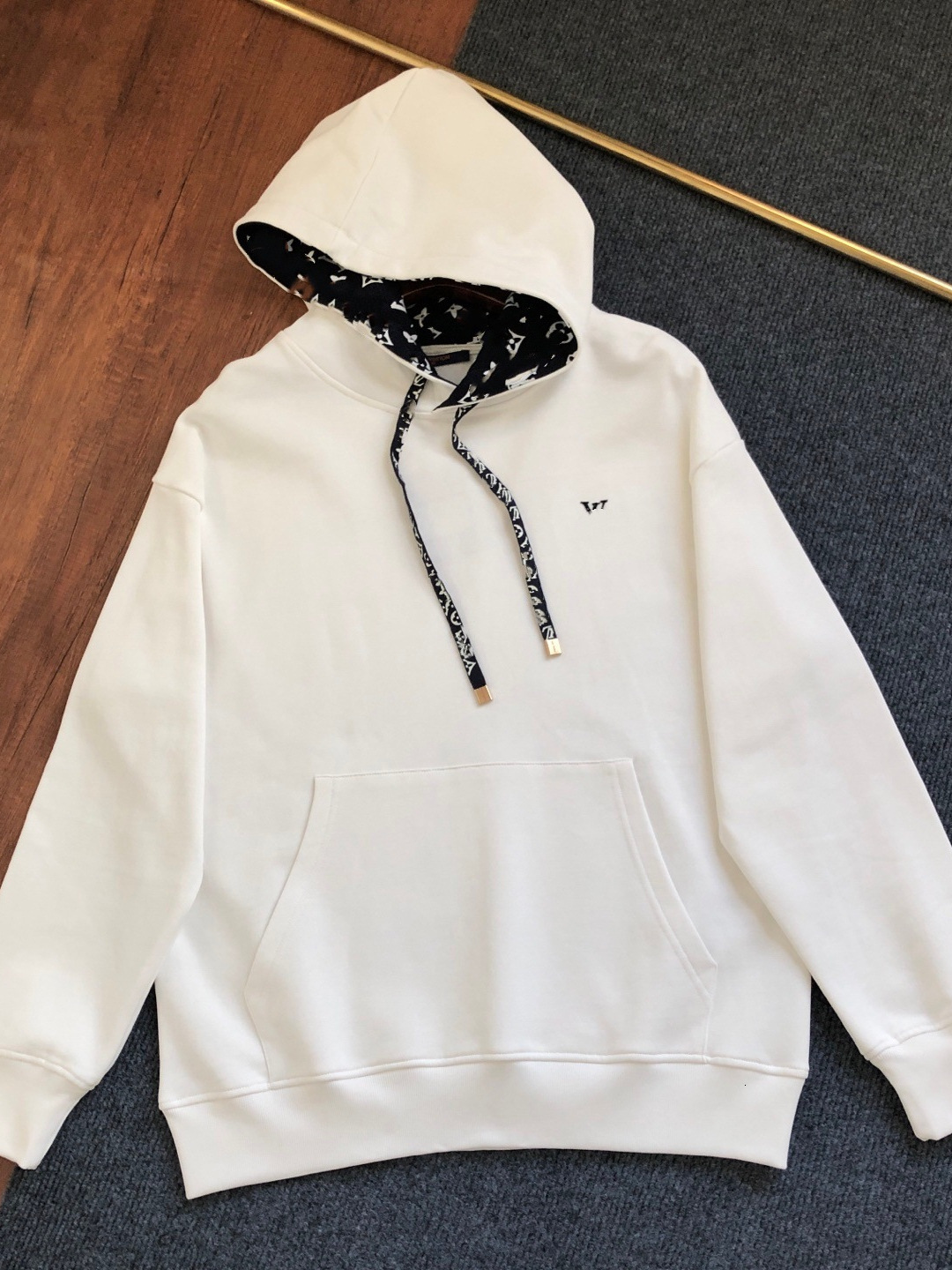 designer luxury 2026 high-end version of the popular brand's new spring/autumn collection, featuring trendy logo and a unisex hooded sweatshirt