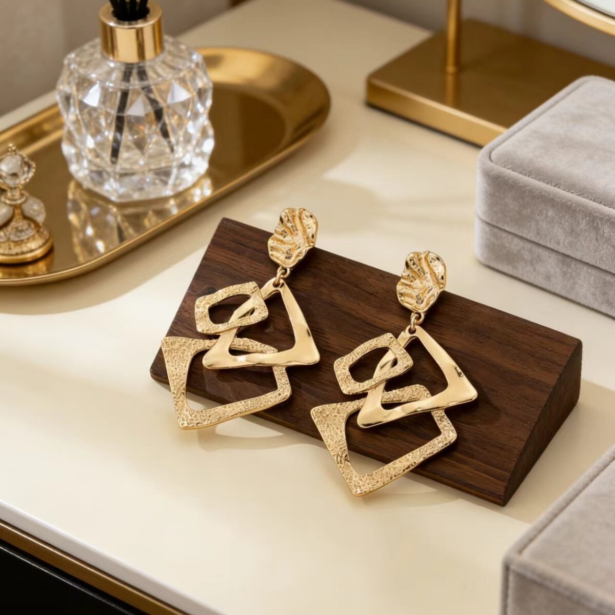 Luxury Elegant Dainty Jewelry Luxury Brand Designer Jewelry European American Style Geometric Hollow Long Earrings, Featuring Sophisticated Unique D