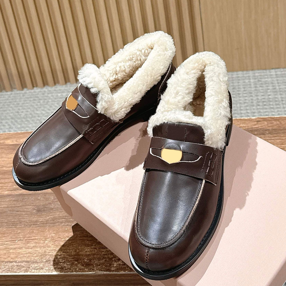 Womens Designer Smooth Leather Penny Loafers Luxury Loafer Upper With Metal Coins Casual Loafer Warm Fashion Brand Autumn Winter Loafer Shearling Li