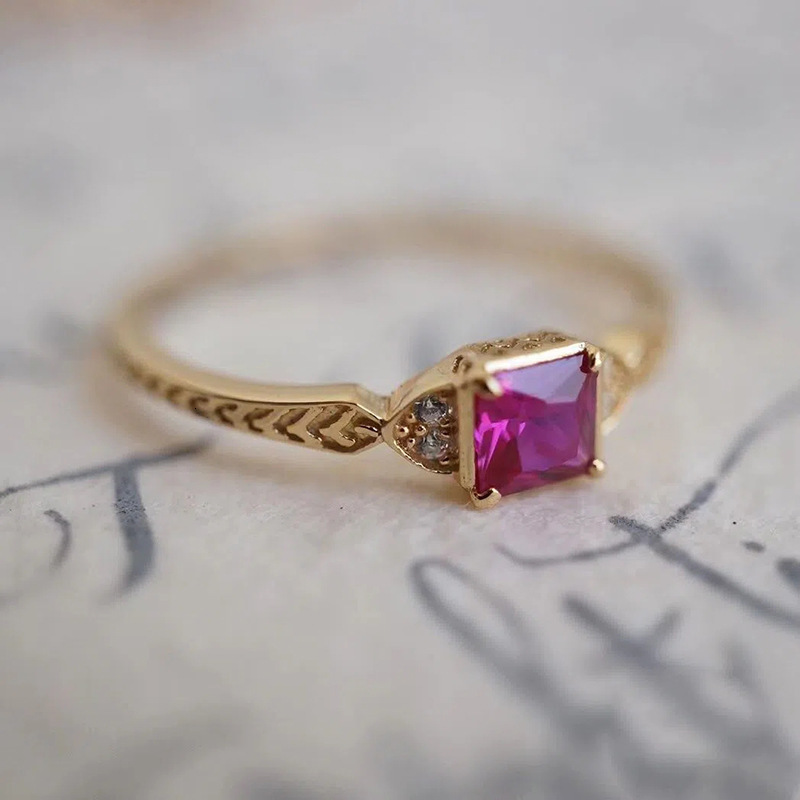 -style Japanese light luxury square geometric retro 18K gold-plated ring, simple and stylish piece that complements any outfit, perfect as a gift fo