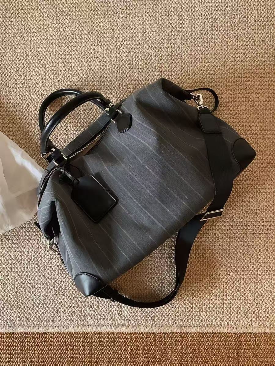 2026 New Model High-End Fashion Commuting Shoulder Bag, Light Luxury Versatile Handbag for Outings and Shopping