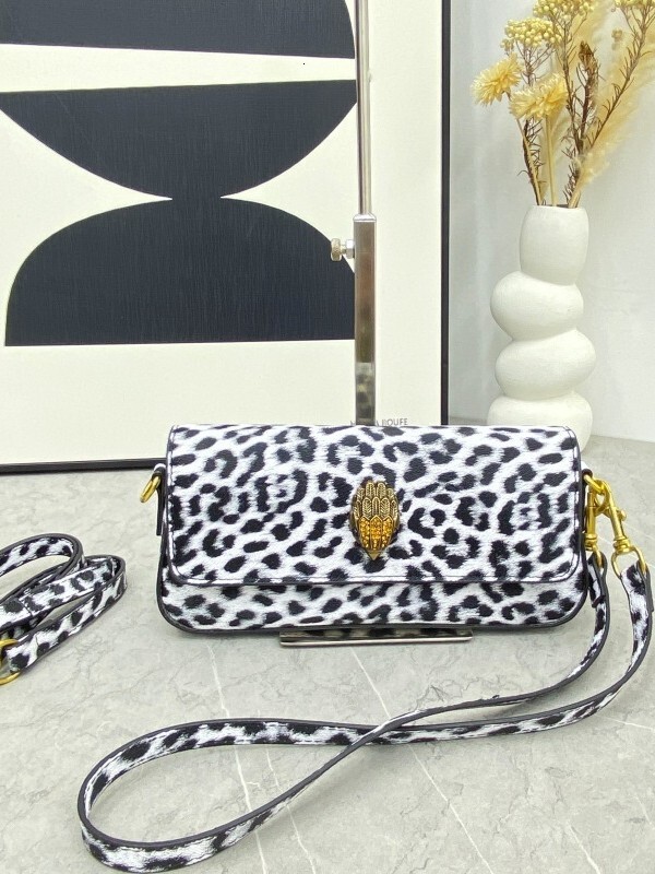 designer New foreign trade style cross border luxury diamond patterned small square bag versatile eagle head shoulder bag women s underarm bag leopa