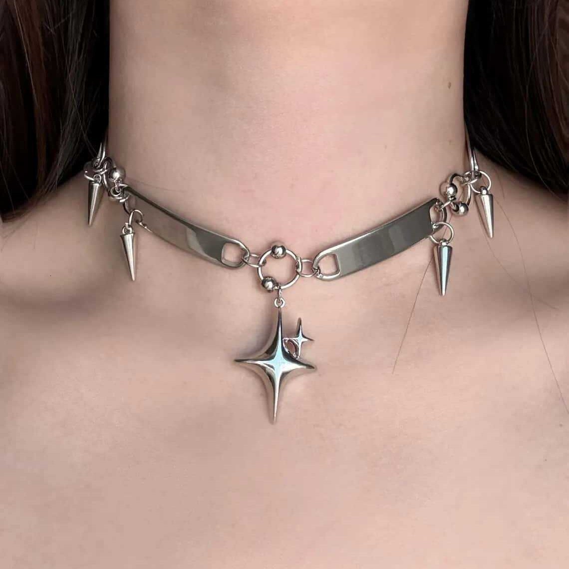 Luxury Elegant Dainty Jewelry Luxury Brand Designer Jewelry Foreign Trade Gothic Punk Style Statement Y2k Metal Love Starlight Necklace Factory Dire