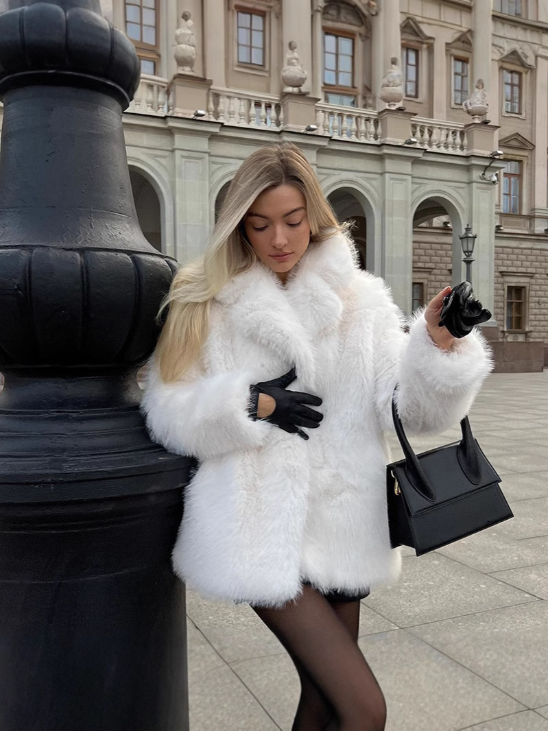 European And American Ins Fashion Solid Color High-End Eco-Friendly Faux Fur 2025 Winter New Style Hot Girl Temperament Short Coat Trendy