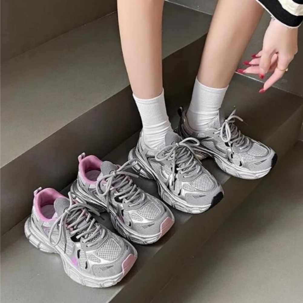 2026 Casual Shoe Unique Thick Soled shoe for man Canvas Spring New Little White Versatile Board Elevated Casual Shoes Designer Shoes Eur Free Shippi