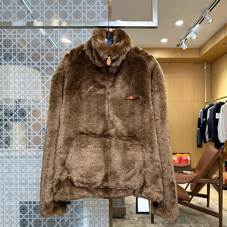 Luxury Stand Collar Fur Coat Designer Zipper Up Long Sleeve Oversize Warm Outwear Winter Banquet Travel Overcoat