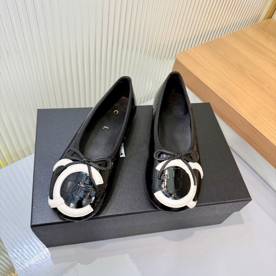 Designer ballet flat shoes Top Quality fashion luxury CC crocodile embossed leather diagonal buckle sandals womens low heel backless sandals