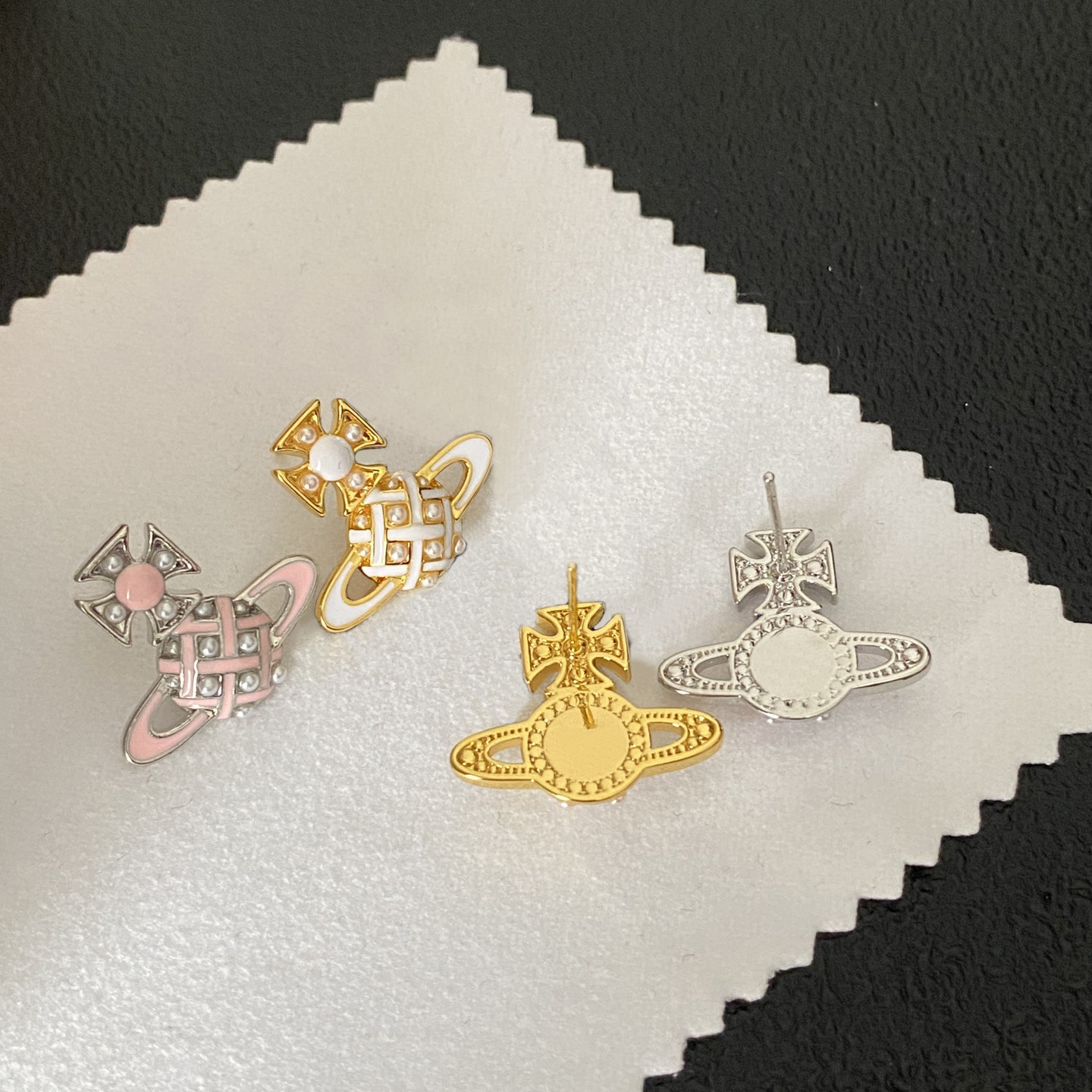 Unique Designer Gold Plated And Silver Plated Zircon Saturn Earrings A Luxurious And Exquisite Gift Suitable For Women To Create Exquisite And Elega