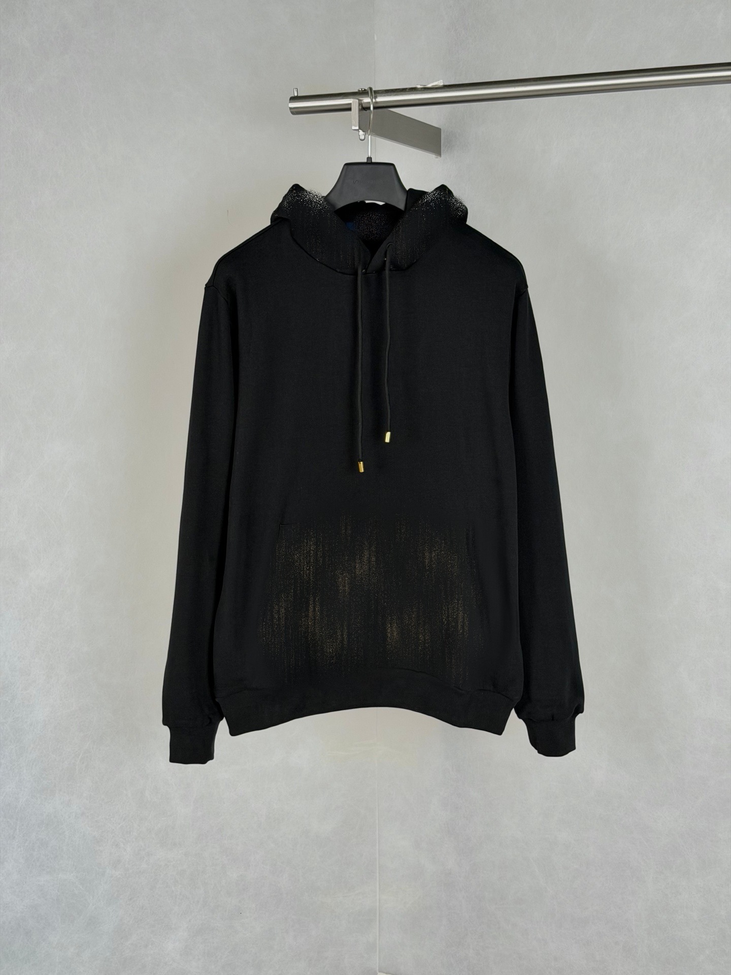 Lujia designer luxury high-quality, authentic 26fw monogrammed, embossed, and gold-foil patched hooded solid-color sweatshirt
