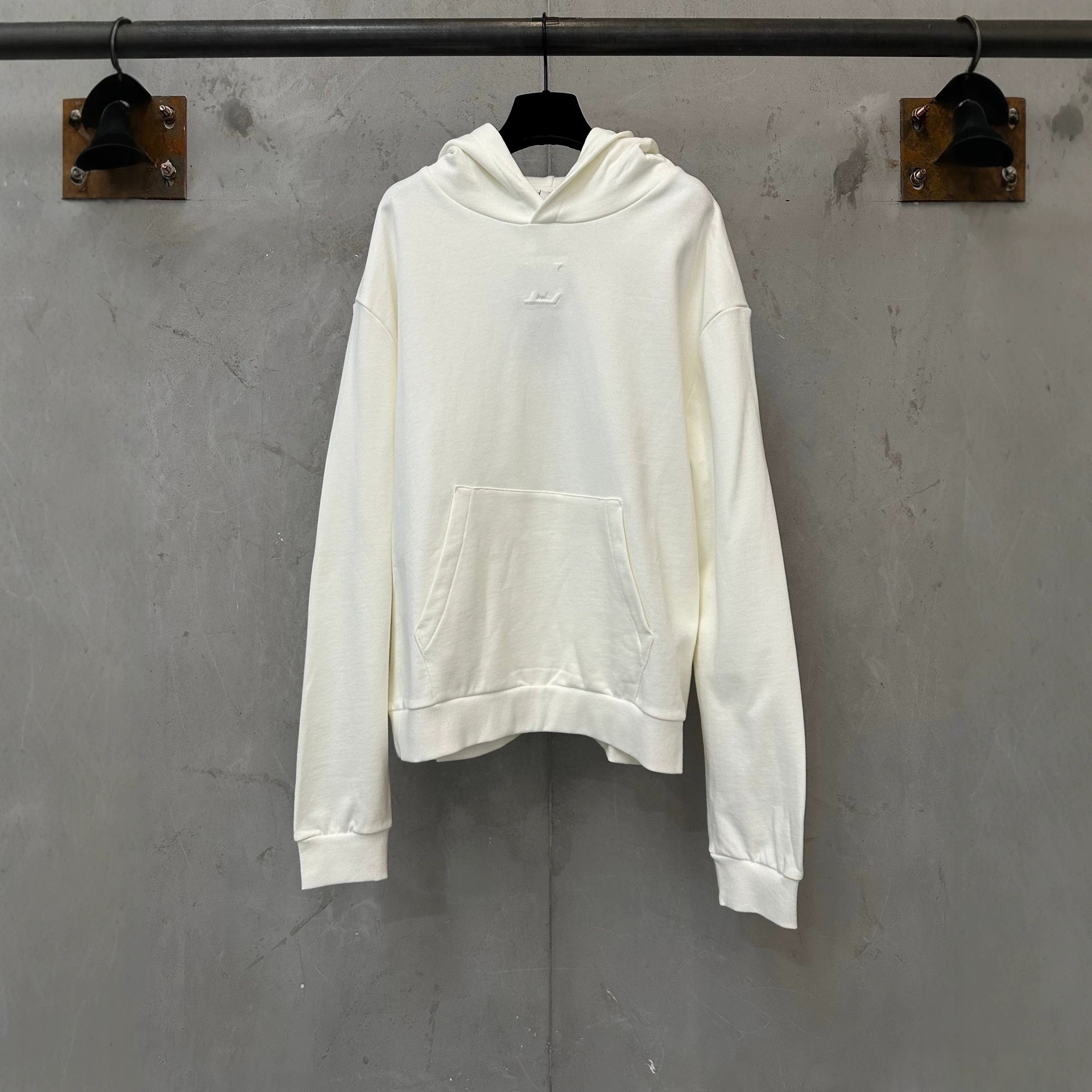 High-quality, authentic version of the 26SS embossed embroidered letter logo, simple loose-fitting hooded sweatshirt jacket for men and designer lux