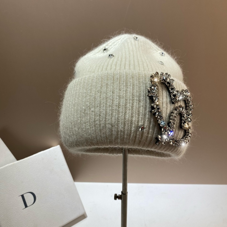 Real Rabbit Fur Women's Knitted Hat Luxury Rhinestones Heart Pattern Winter Designer Hats Lady Warm Walking Bonnet Beanie J260511