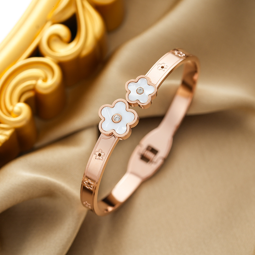 Luxury Brand Designer Jewelry Full Steel European American Style, Colorfast, Five-Petal Flower Bracelet With Diamond Accents, Simple And Fashionable