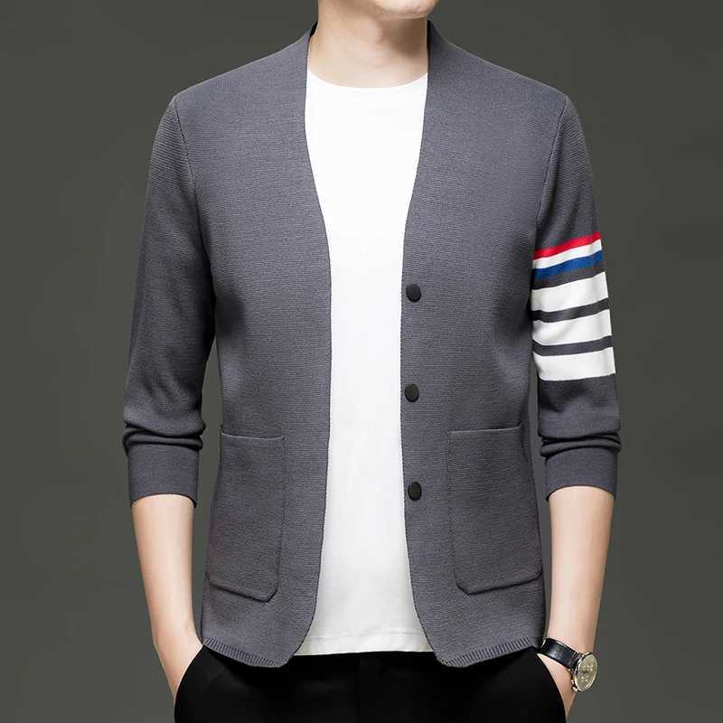 V-Neck Spring Men's Autumn New Knitted Cardigan High Quty Color Blocked Striped Breathable Pocket Sweater Versatile Menswear M261016