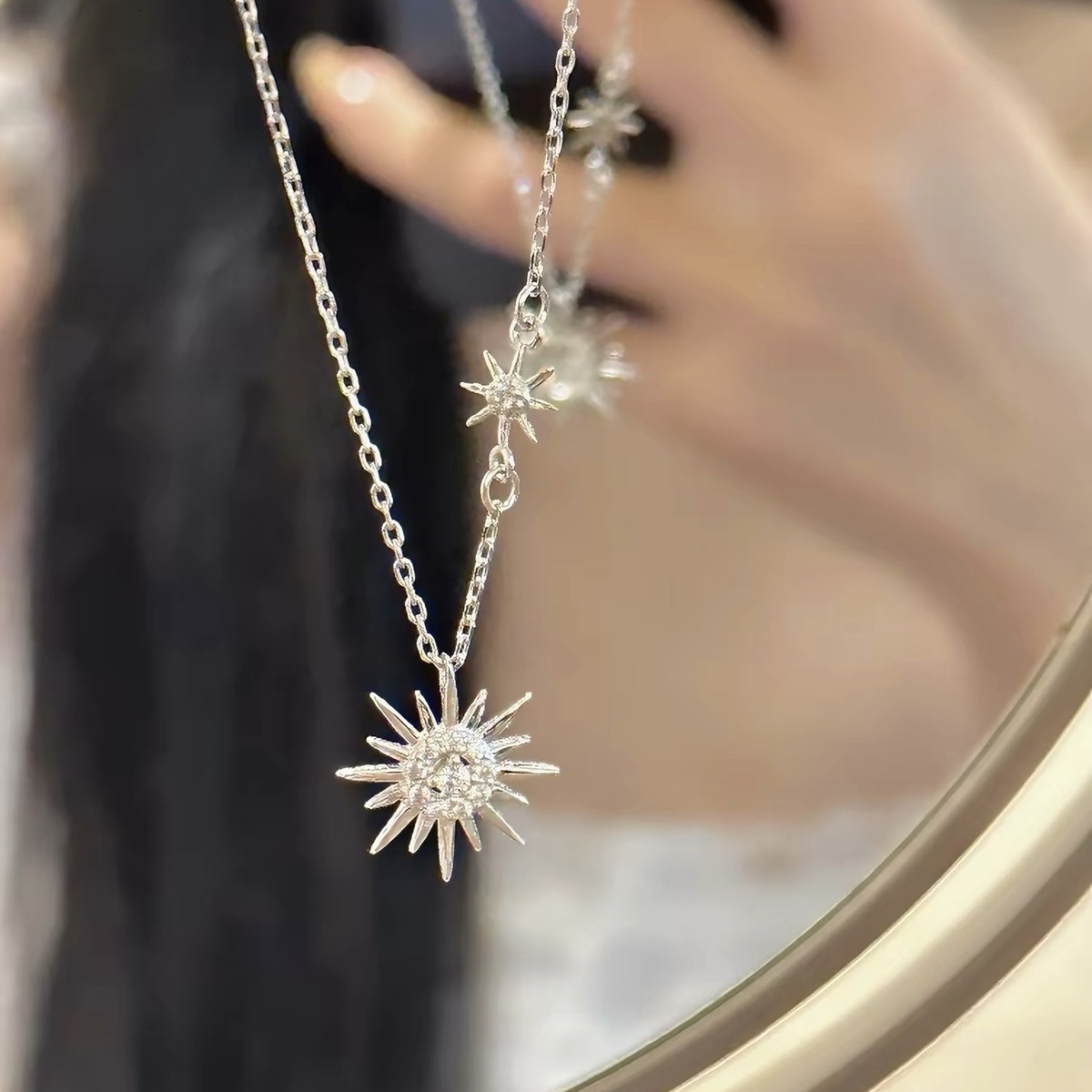 Luxury Elegant Dainty Jewelry Luxury Brand Designer Jewelry Best-Selling Full-Diamond Starburst Sunflower Necklace Women, Featuring Cubic Zirconia,