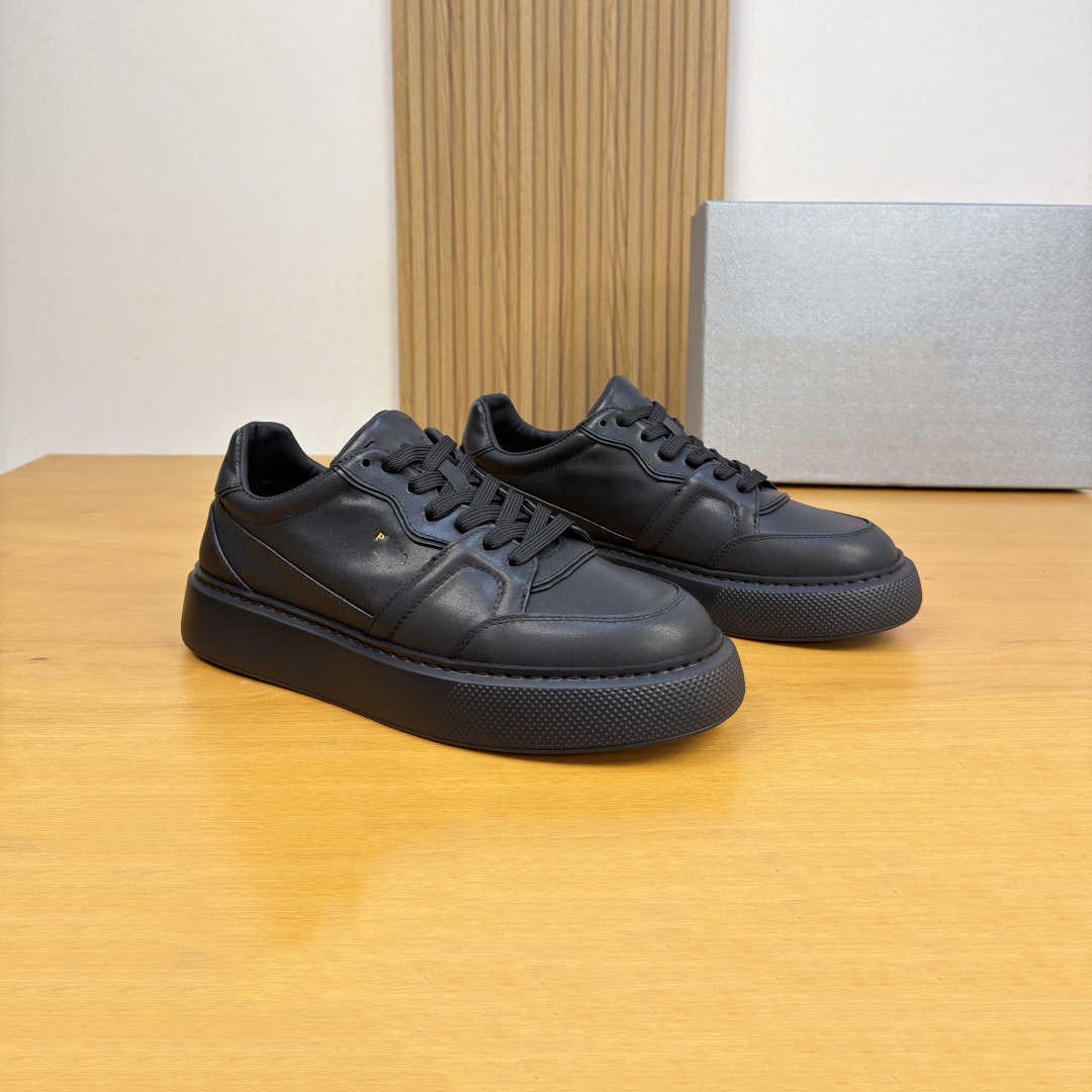 Designer Men Casual Shoes Luxury Platform Sneakers Fashion Embossed Leather Sports Shoes Lace Up Thick Bottom Daily Walking Classic Board Shoes 2610