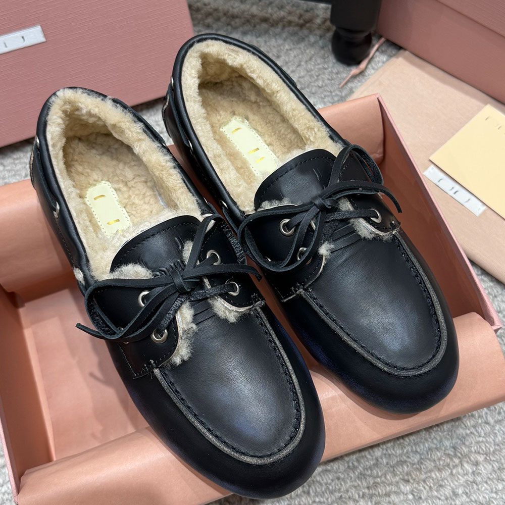 Bleached Leather Deck Shoes Designer Luxury Flat Loafer Outdoor Comfort Lace Up Womens Loafer Warm Comfort Shearling Lining Winter Loafer Anti Slip