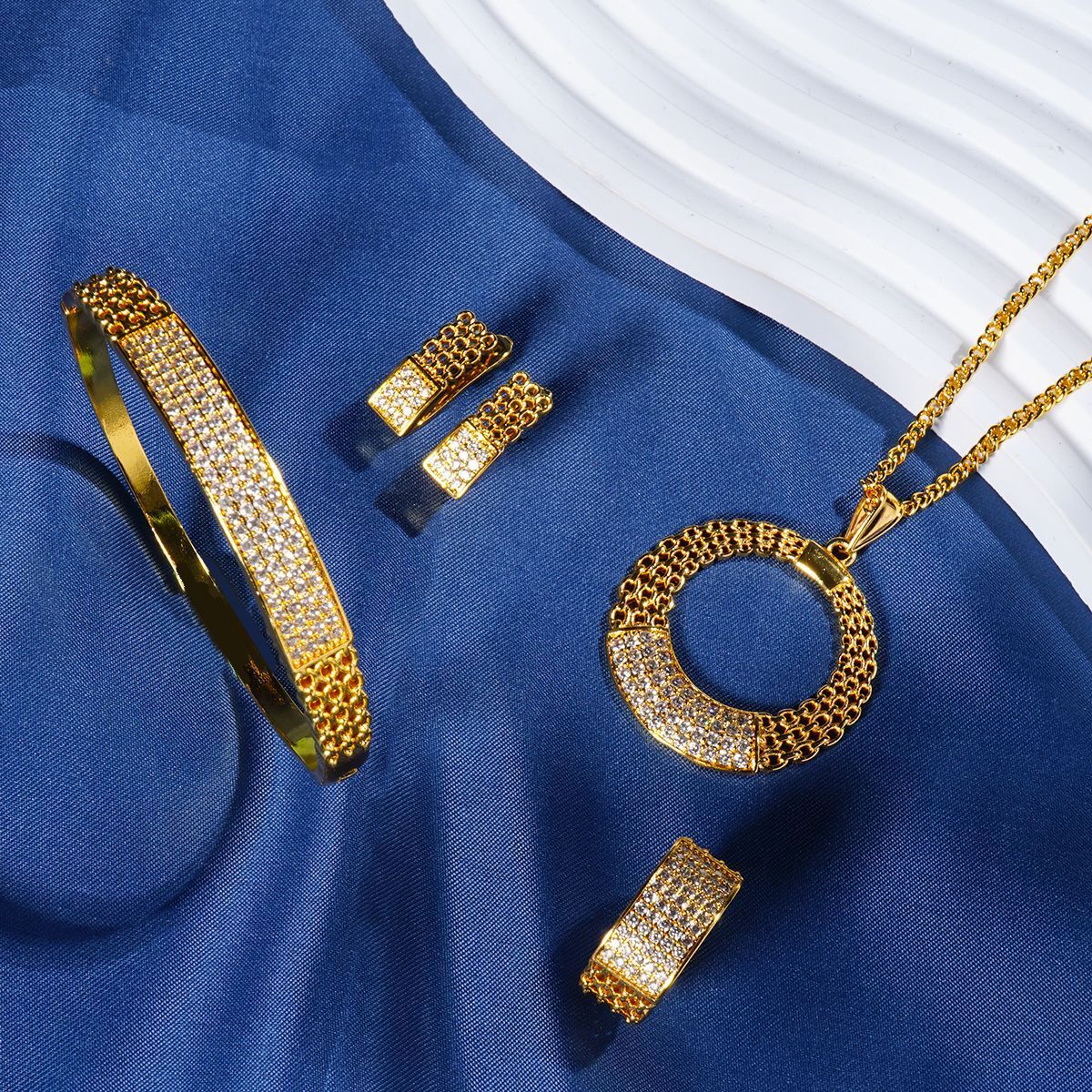 4-Piece of New Style Jewelry Brass Heavy Craft Casting Inlaid Zircon Super Shiny Necklace Earrings Ring Bracelet Set