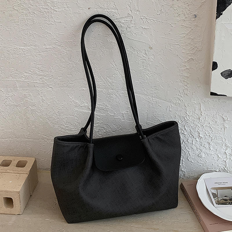 large-capacity underarm bag women, 2026 new stylish simple shoulder bag, suitable for daily use, work, and commuting